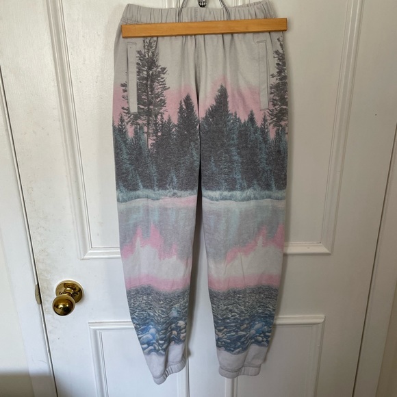 Comfy Roots Sweats - Picture 3 of 7